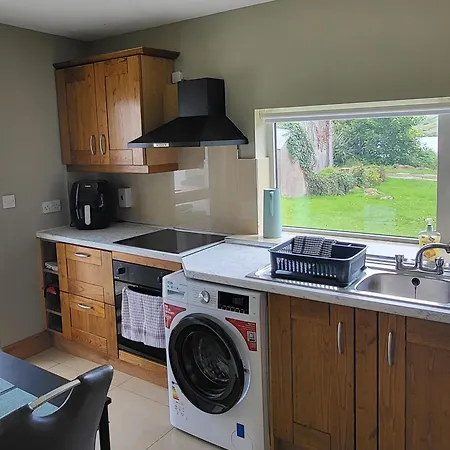Lake Lodging 1 Mile From Dungloe Max 2Adult 1Child *