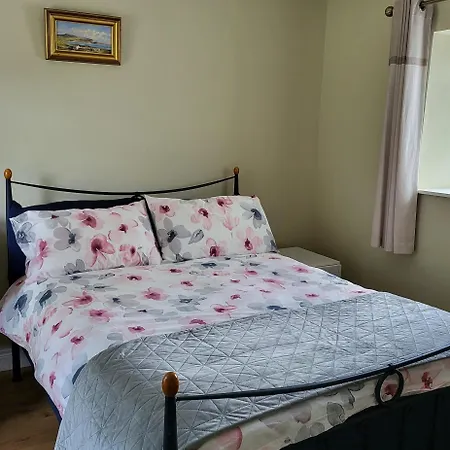 1 Mile From Dungloe, 2bdrm Max3 Adults Chalet *
